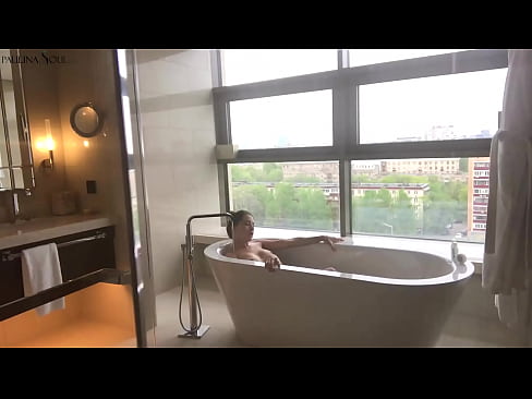 ❤️ Valtava babe runkkaa intohimoisesti pilluaan kylpyhuoneessa Porno at fi.bsglass.ru ﹏