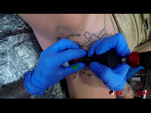 ❤️ Äärimmäisen tatuoitu hottie Sully Savage sai tatuoinnin klitorikseen Porno at fi.bsglass.ru ﹏