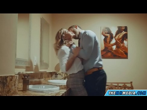 ❤️ Kun povekas blondi viettelee sinut julkisessa vessassa Porno at fi.bsglass.ru ﹏